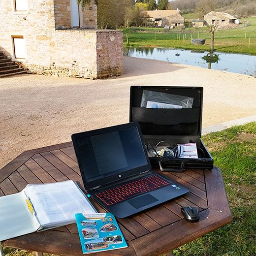 ou rester (un peu) connecté.